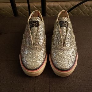 Sperry Silver Glitter Sneaker. Size 7.
